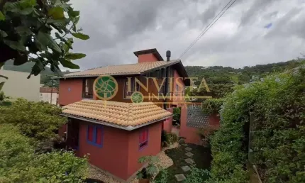 À venda | 170m², 4 quartos, vista para as montanhas, varanda e 3 vagas de garagem - lagoa da conceição, em florianópolis.