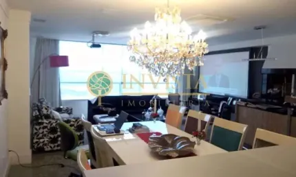 Triplex, 2 cozinhas, 3 suítes e 2 vagas de garagem - Á venda  no Centro