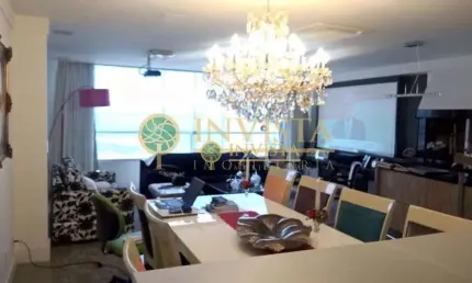 Triplex, 2 cozinhas, 3 suítes e 2 vagas de garagem - Á venda  no Centro