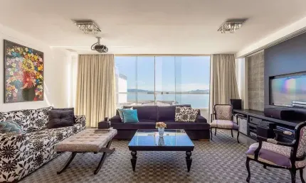 À venda | 158 m², triplex, vista mar, 2 cozinhas, 3 suítes e 2 vagas de garagem - centro, florianópolis/sc.