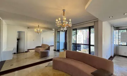 À venda | 120 m², 3 quartos, Semi mobiliado e 2 vagas de garagem - Av. Hercílio Luz, Centro de Florianópolis.