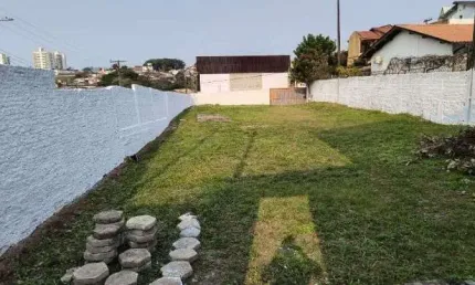 Terreno à venda com 325m² no bairro Jardim Atlântico.