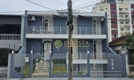 À venda | mobiliada, 4 quartos, espaço lazer com piscina e 3 vagas no estreito - à venda em florianópolis