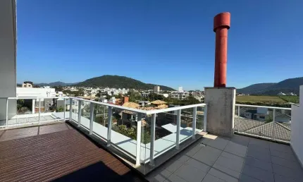 À venda | duplex, 227 m², terraço privativo com churrasqueira, 3 quartos e 3 vagas - praia do campeche, em florianópolis.