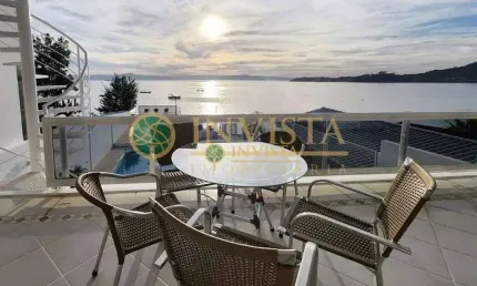 Casa de frente para o mar com 4 quartos no bairro joão paulo - florianópolis/sc