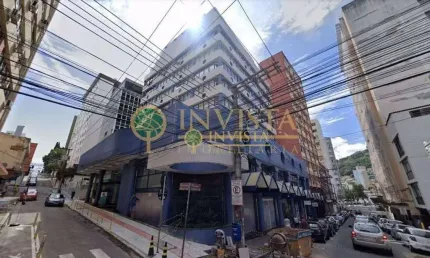 Sala comercial semi mobiliada à venda no centro de florianópolis.