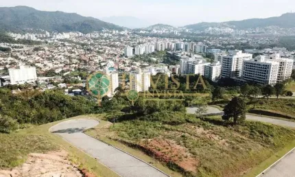À venda | terreno com 683m² em condomínio fechado no itacorubi.