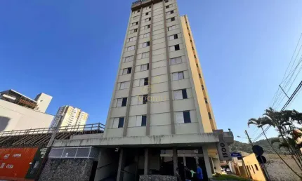 Amplo Apartamento no Coração de Itajaí – 104m², 3 Dormitórios e Oportunidade Imperdível!