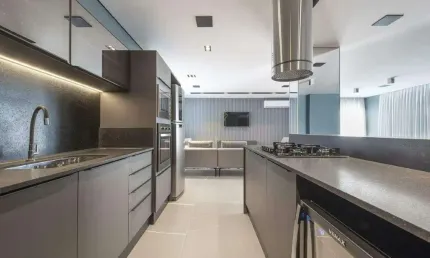 Apartamento Semimobiliado à Venda – 3 Dormitórios (1 Suíte) – Bairro Fazendinha