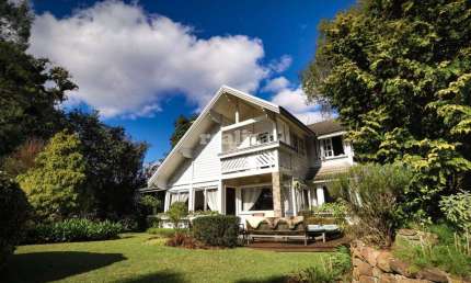 CASA COM 4 QUARTOS EM GRAMADO, Saint Moritz, Gramado - RS