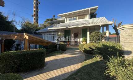 CASA COM 3 QUARTOS EM GRAMADO, Floresta, Gramado - RS