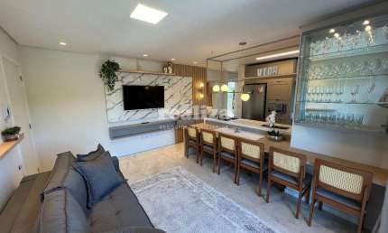 APARTAMENTO COM 2 QUARTOS MOBILIADO E ENSOLARADO, Planalto, Gramado - RS