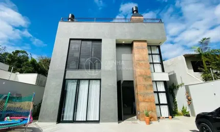 Casa com 3 quartos à venda na Rua Napoleão Vieira, 717, Praia do Estaleiro, Balneário Camboriú