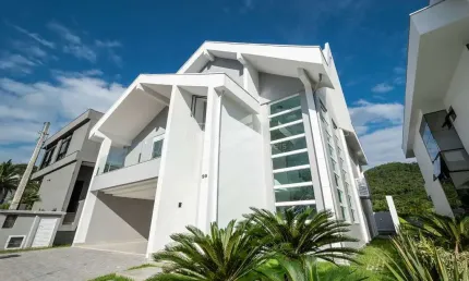 Casa em condomínio fechado com 5 quartos à venda na Avenida das Arapongas, 1265, Ariribá, Balneário Camboriú