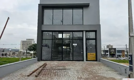 Galpão Comercial para Locação em Itu-SP, Bairro São Luiz: 1 Sala, 3 Banheiros, 3 Vagas, 140m² de Área!