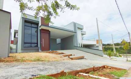 Casa à venda em Itu-SP, Jardim São José: 3 quartos, 1 suíte, 2 vagas de garagem! Venha conhecer seu novo lar no Gardenville!