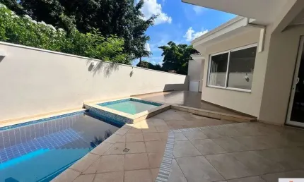 Bela casa com 3 suítes e piscina para Locação no Condomínio Theodora em Itu/SP