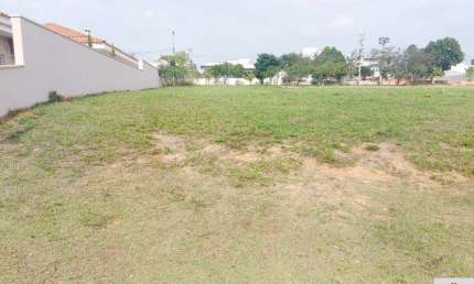 Belo terreno á venda no Condomínio Palmeiras Imperais em Salto/SP