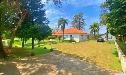 Excelente chácara no condomínio estância terra de santa maria no município de itú sp. a 63 km de são paulo com uma de área 5.000 mil
