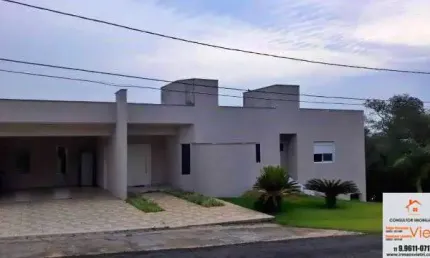 Linda casa, no condomínio haras são Luiz , tranquilo com um lindo bosque , lago e playground
