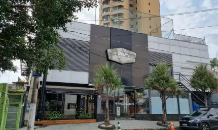 Ponto comercial com 6 salas para alugar na Rua José Corazza, 140, Jardim Corazza, Itu, 1057 m2 por R$ 25.000