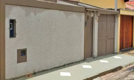 Venda ,  casa bem  localizada  ao  lado da igreja são lazaro bairro Padre Bento é um dos melhores bairros para se morar na cidade de Itu