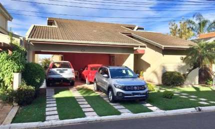 Bela casa a Venda em Condomínio Fechado Indaiatuba-SP