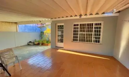 Oportunidade de negócio casa pronta para  moradia  , com  casa auxiliar  com rendimento