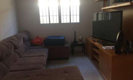 Imóvel com excelente localização ao lado de centro de itu possui  possui 2 quartos , sala cozinha , banheiro social , churrasqueira  moveis planejados