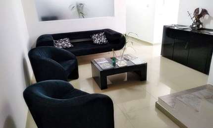 Casa Comercial de Alto Padrão com 9 Quartos e 11 Salas em Itu-SP, Brasil  200,00 m²  Faturamento Mensal de R$15.700,00