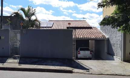 Casa à Venda em Itu-SP, Jardim Paraíso: 3 Quartos, Suíte, 2 Salas, 3 Banheiros, 4 Vagas de Garagem - Venda: Uma oportunidade imperdível!