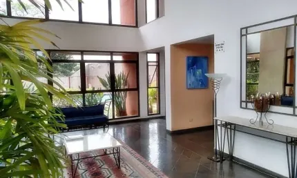 Lindo e aconchegante apartamento possui espaço gourmet, salão de festas, academia e piscina, churrasqueira e .Localizado a 500 metros do centro de itu