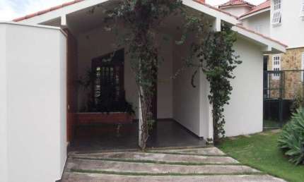 Espetacular Casa Colonial para Locação e venda em um dos Melhores Condomínios Fechados da Cidade Santo antonio