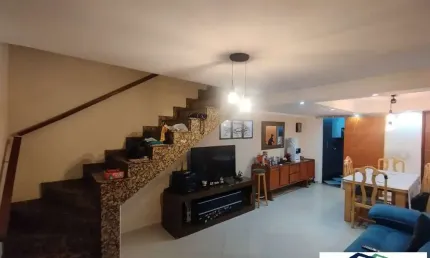 Sobrado na Vila Camilópolis, excelente localização.