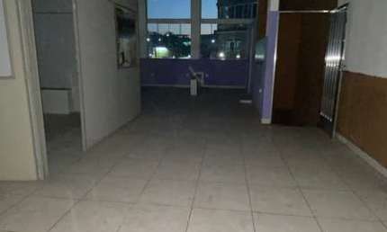 Sala comercial para alugar na Rua Uruguaiana, 49, Parque Uruguaiana, Duque de Caxias
