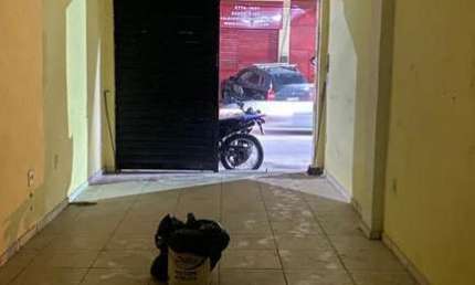 Ponto comercial para alugar na Avenida Presidente Roosevelt, 24, Saracuruna, Duque de Caxias
