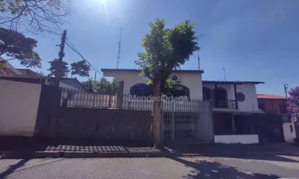 Casa com 3 dormitórios à venda, 194 m² por R$ 800.000,00 - Vila Trujillo - Sorocaba/SP