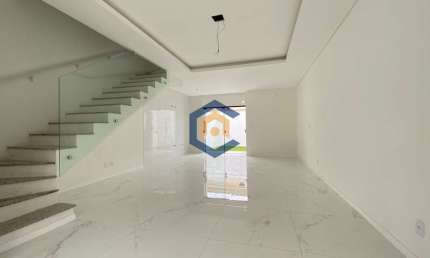 Casa Sobrado com 1 suíte mais 2 quartos no Bairro Bom Retiro, Joinville/SC