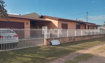Casa com 03 quartos à venda na Praia Paraiso em Torres RS