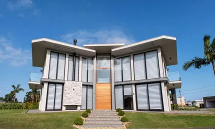 Casa de 05 quartos à venda no Ocean Side em Torres RS