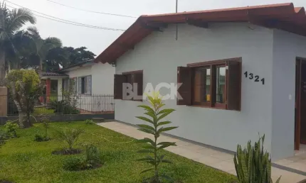 Casa de 04 dormitórios à venda | Vila São João em Torres - RS