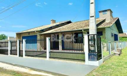 Casa com 3 quartos à venda na Rua Dos Pinguins, 437, Bela Torres, Passo de Torres