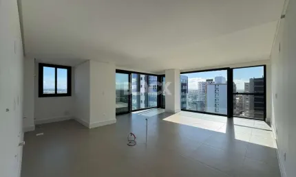 Apartamento de 02 suítes andar alto no Urban em Torres RS