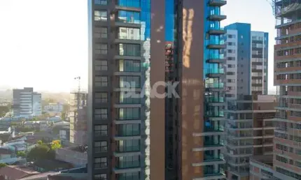 Apartamento de 02 suítes andar alto no urban em torres rs