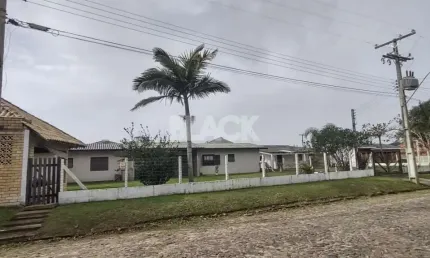 Casa com 06 quartos à venda na Lagoa Jardim em Torres RS
