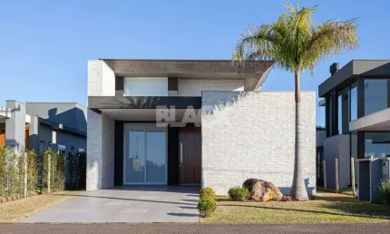 Casa fundos lago pronta para morar no Reserva das Águas em Torres RS