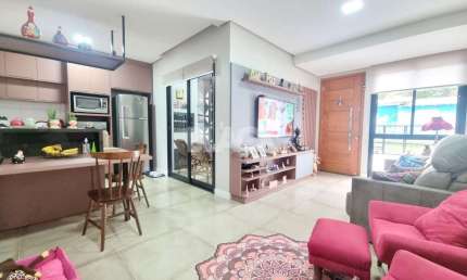 Casa geminada mobiliada no Bairro Centenário em Torres RS