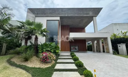 Casa com 4 suítes no Condomínio Ocean Side em Torres RS