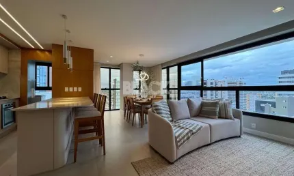 Apartamento mobiliado e equipado com 03 quartos à venda no Titanium em Torres/RS