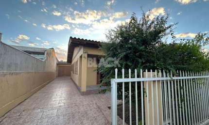 Casa com 3 quartos à venda na Rua Altemar E. De Aguiar, 45, Igra Sul, Torres